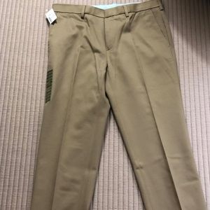 Jos A Bank NWT 33W Travelers Collection Brown Pant